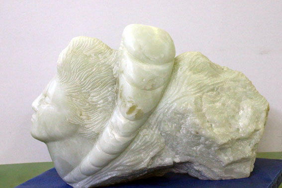 Corne d'abondance        Sculpture de Michel Rességuier