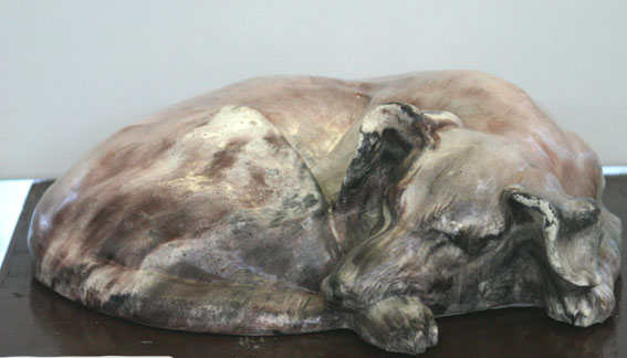 Le chien dormant Sculpture de David Kemp